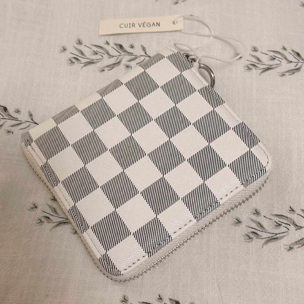Black & White Cuir Végan Leather Checkered Wallet • Urban Outfitters